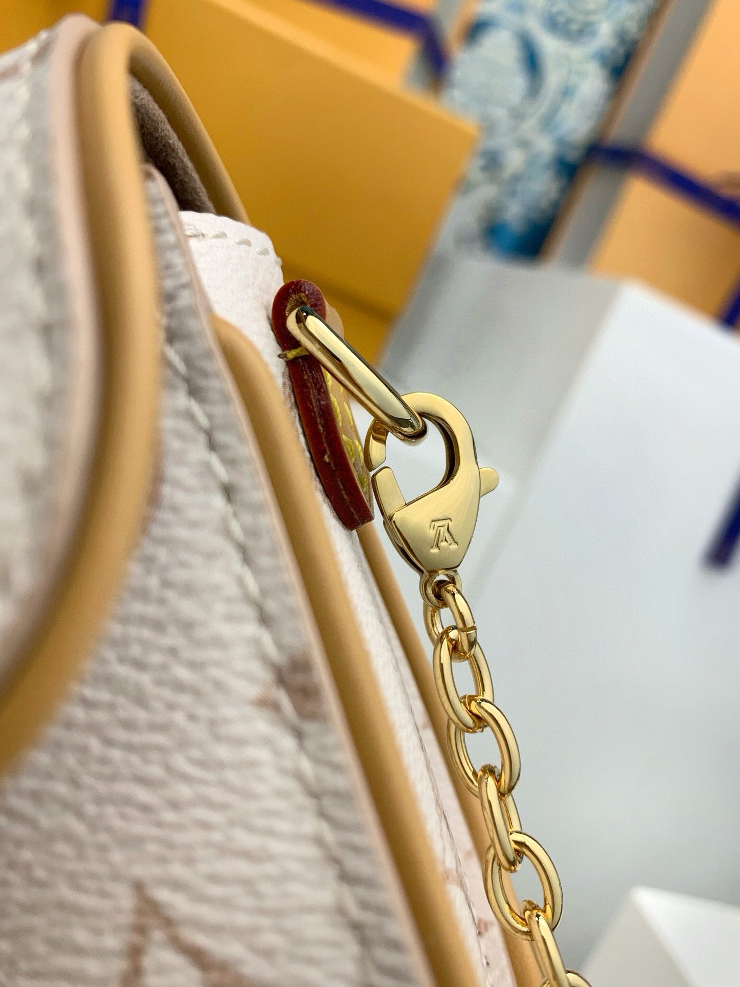Camille Pochette