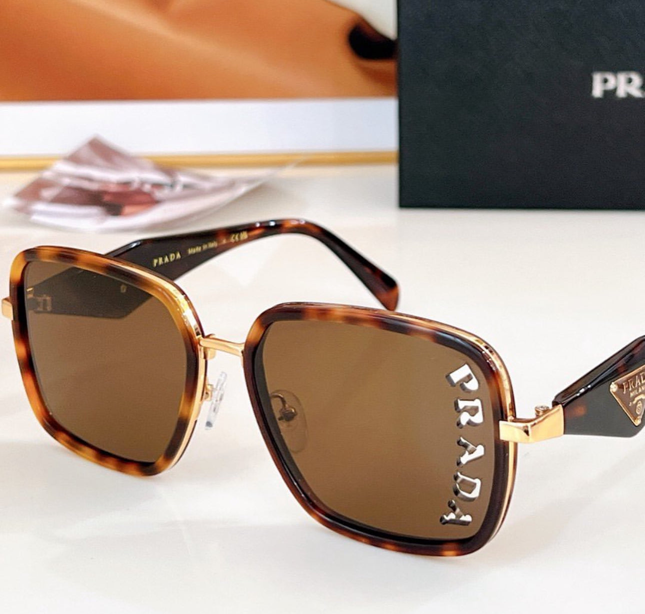 Logo Sunglasse