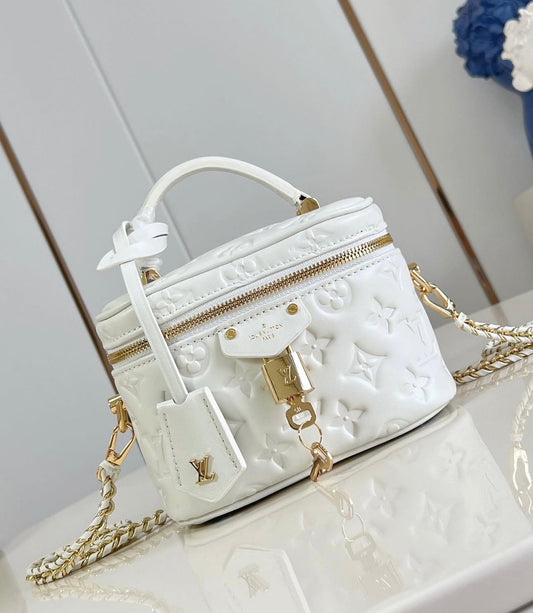 Vanity Chain Pouch