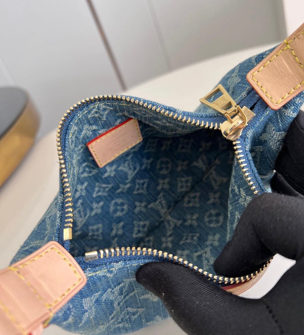Hills Pochette