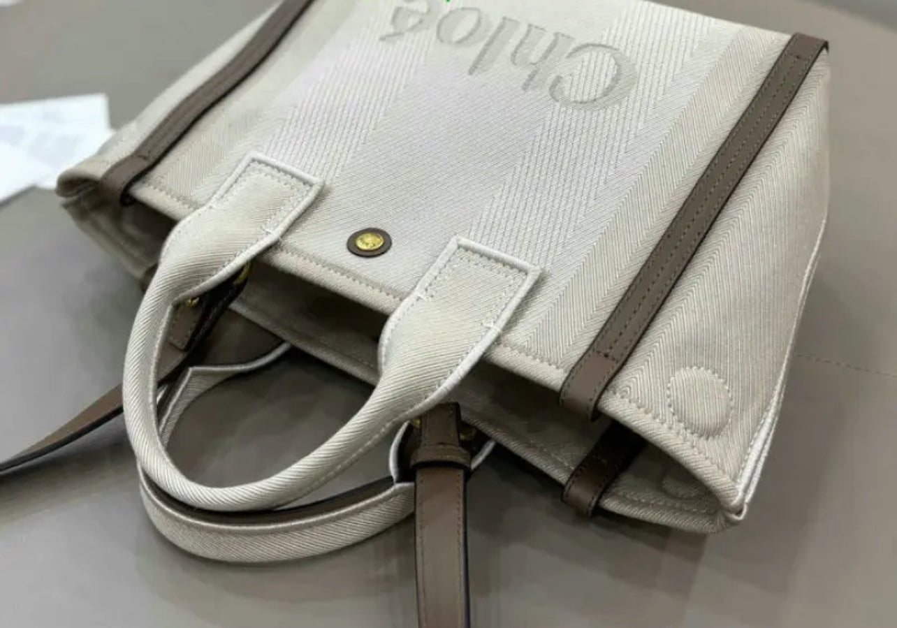 Carry Tote
