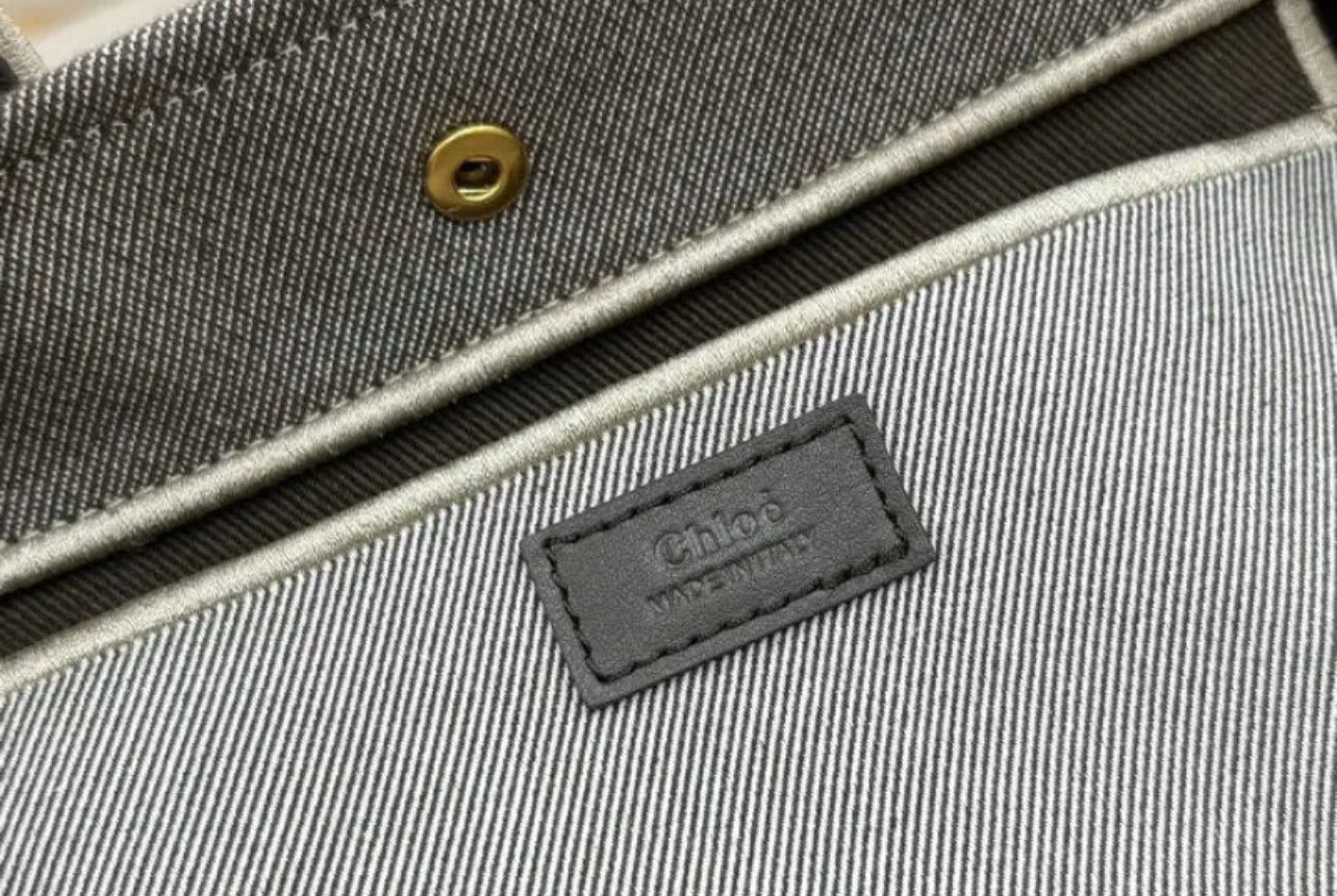 Carry Tote