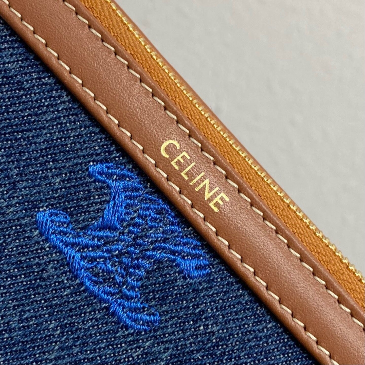 Triomphe Clutch