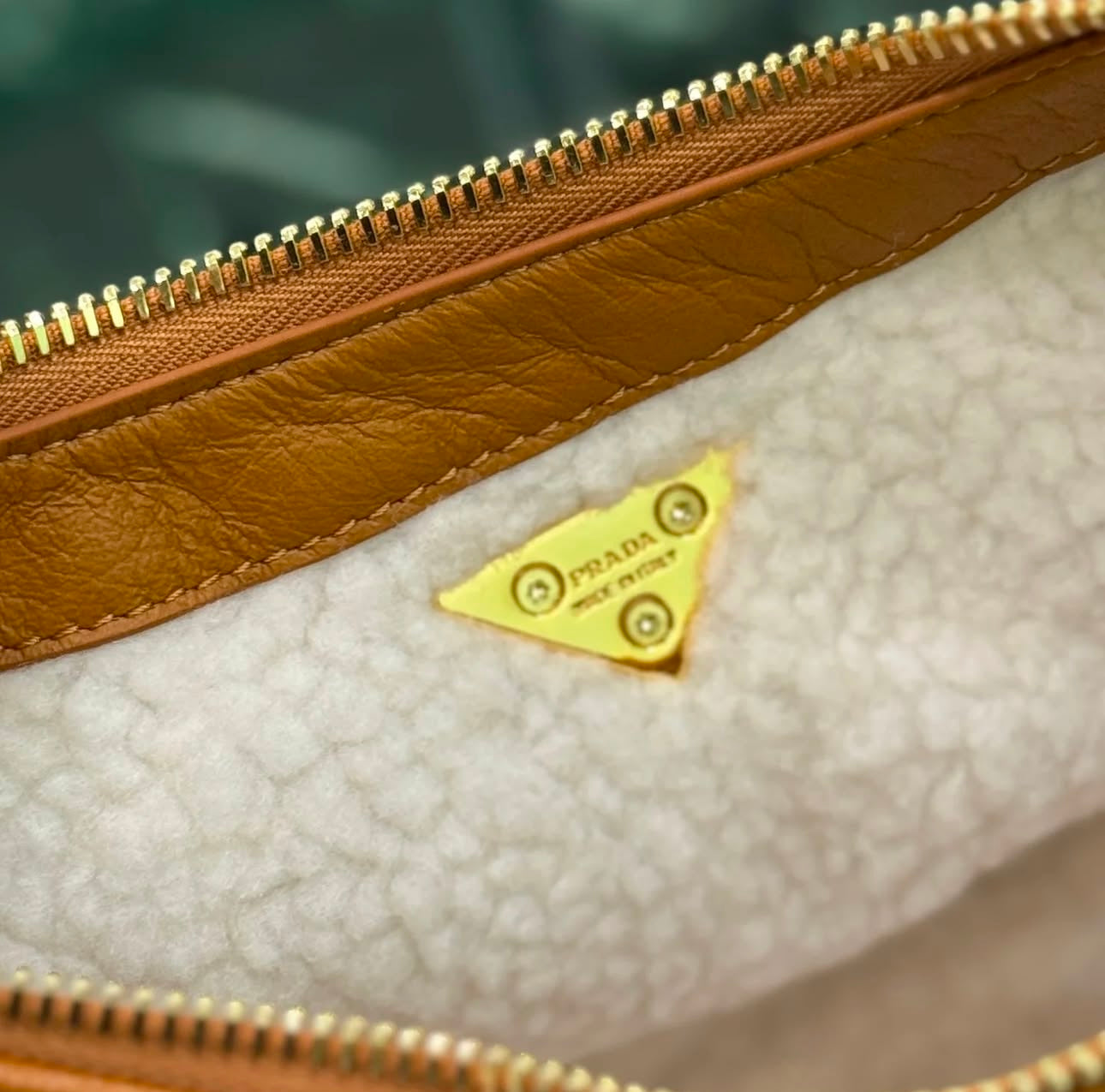 Arque Shoulder Bag