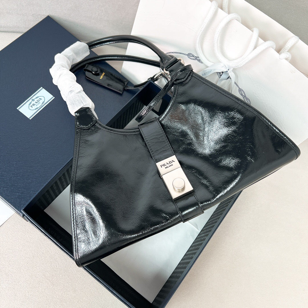 Medium Leather Tote
