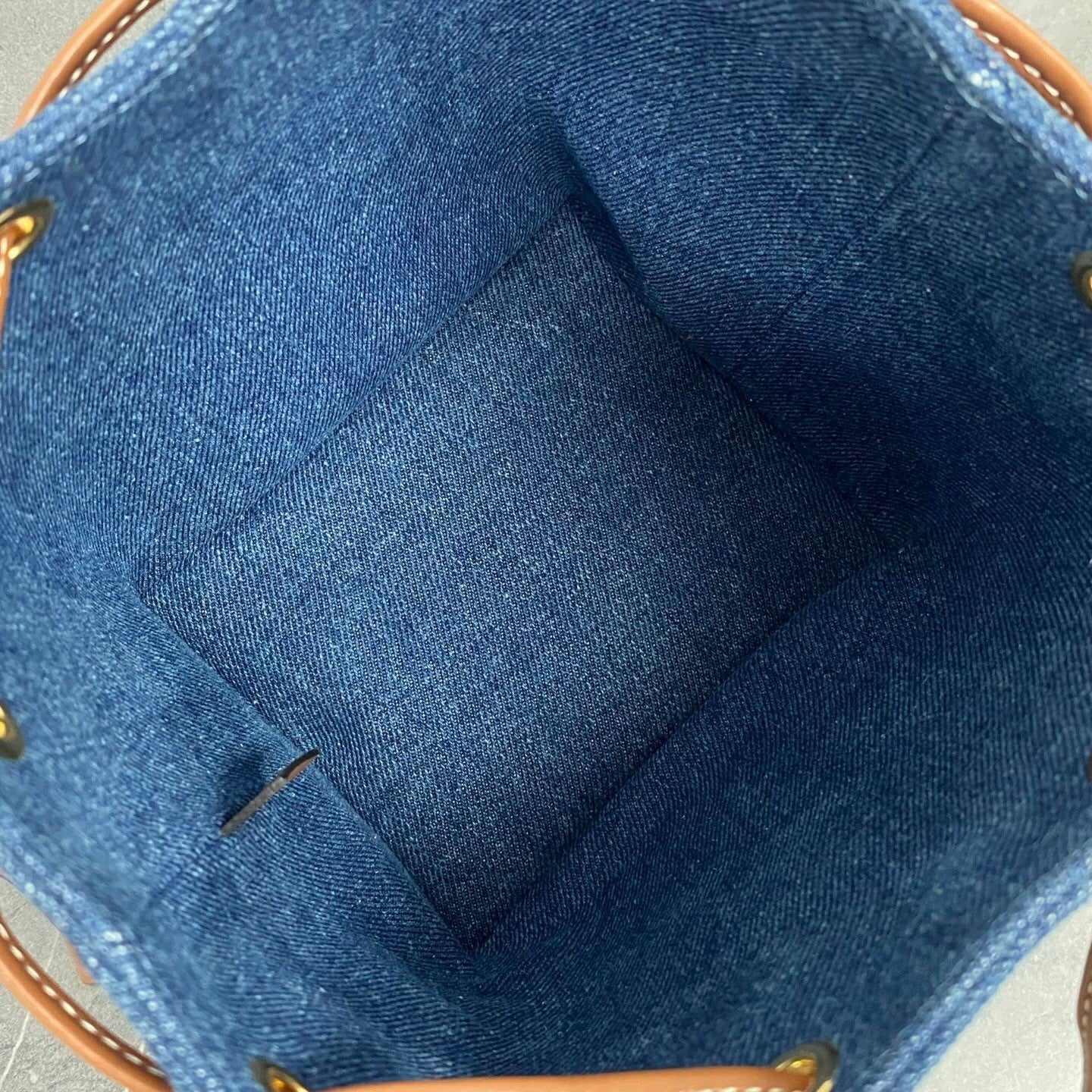 Triomphe Mini Bucket