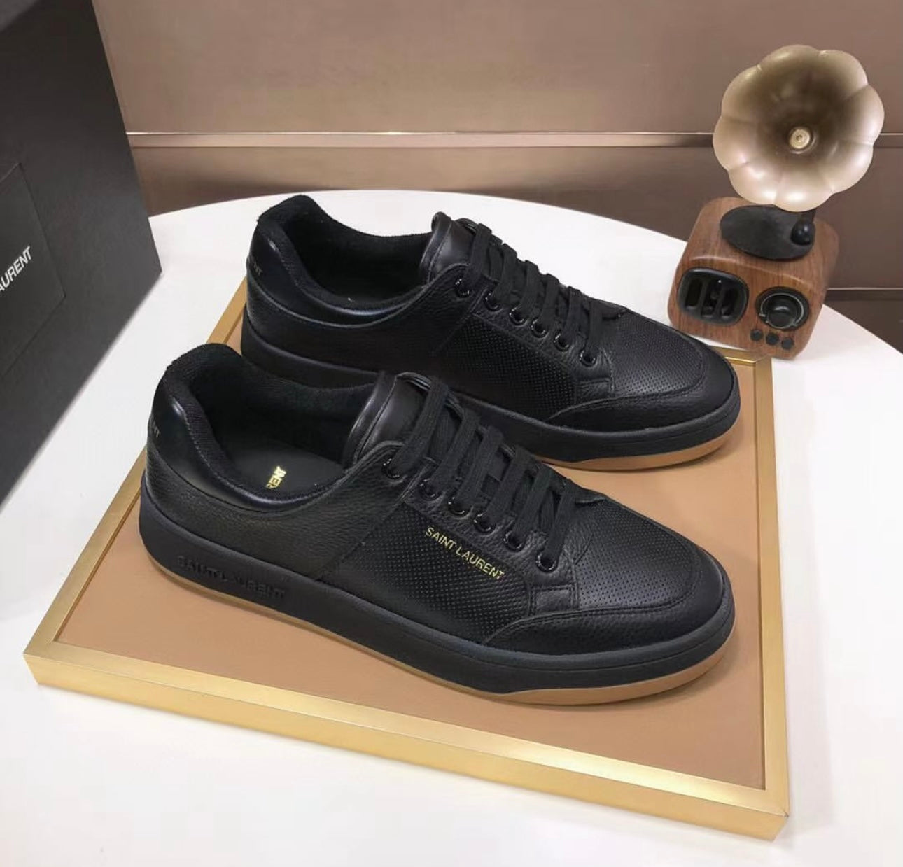 Logo Sneaker