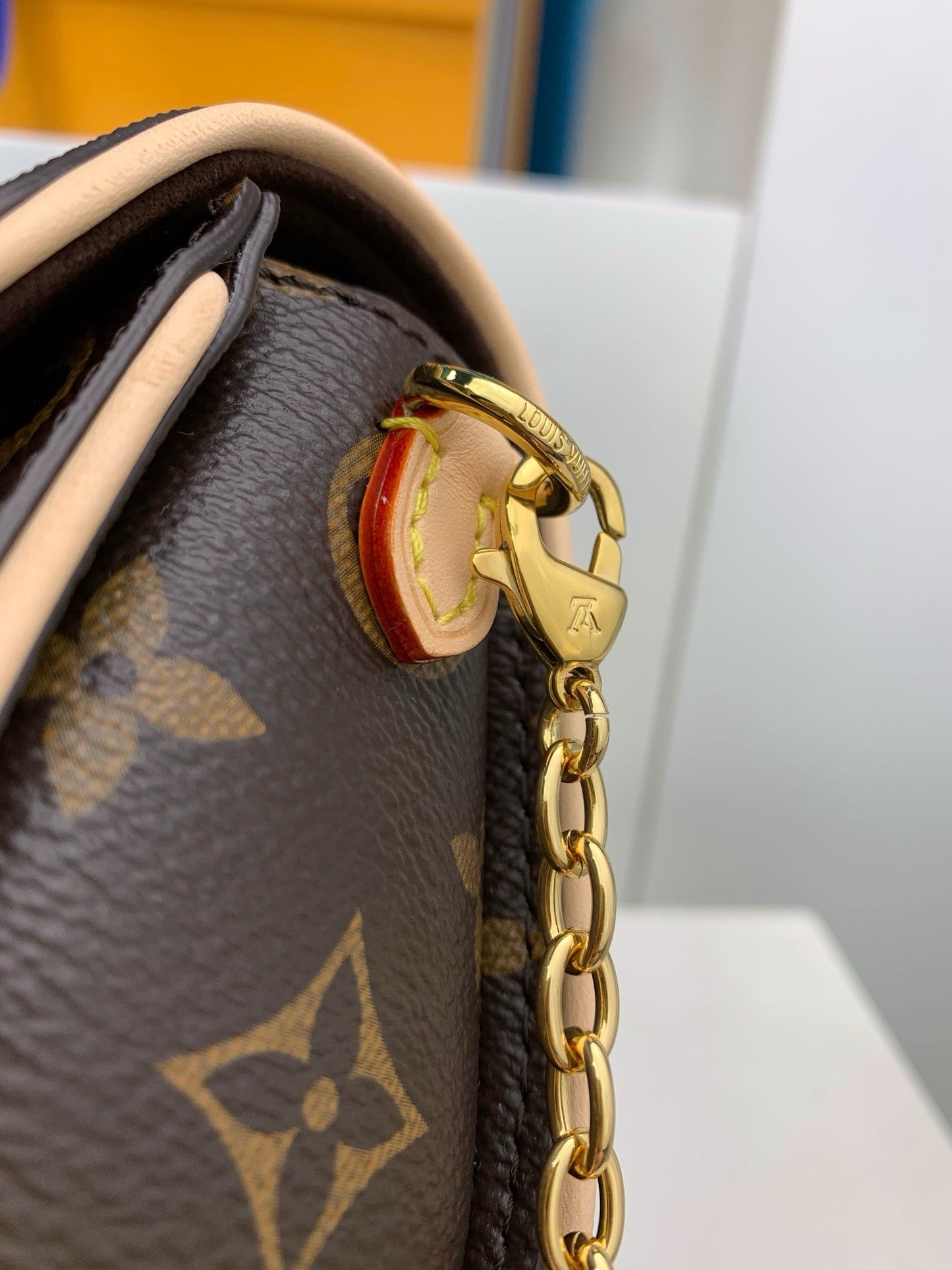 Camille Pochette