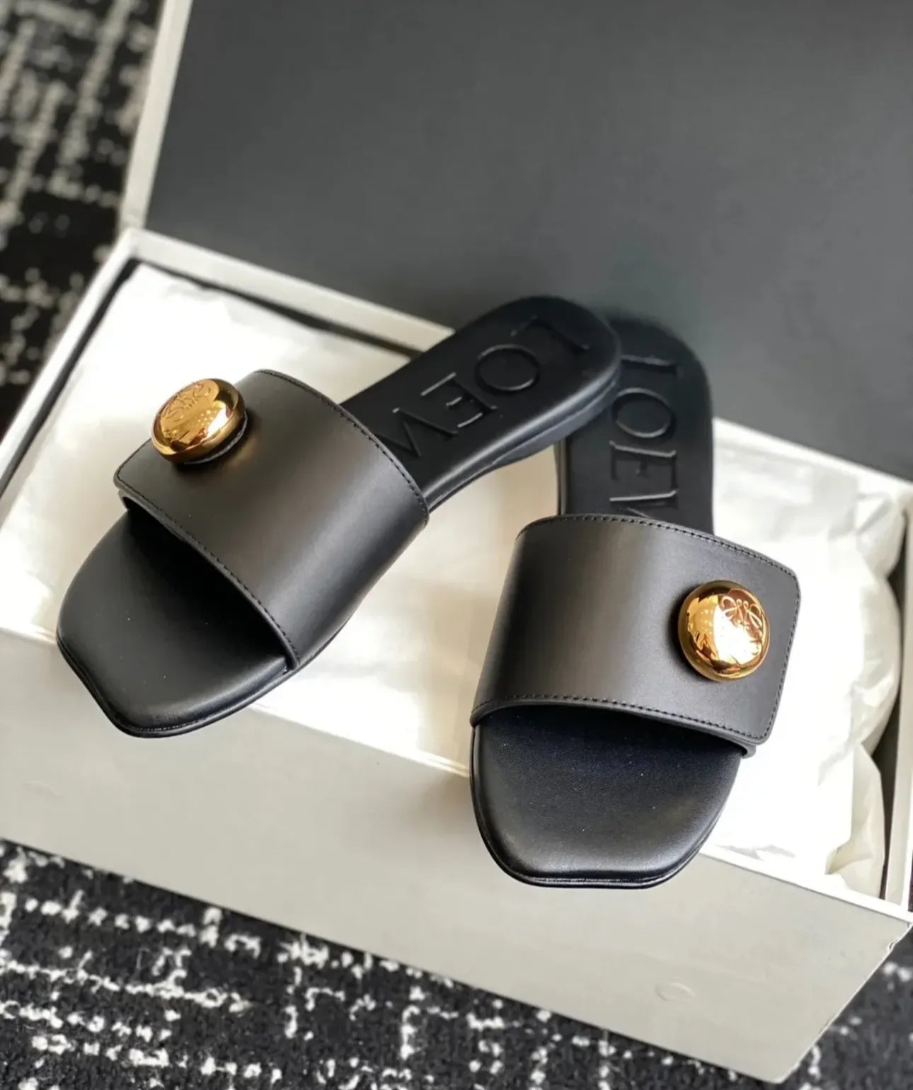 Pebble Mules