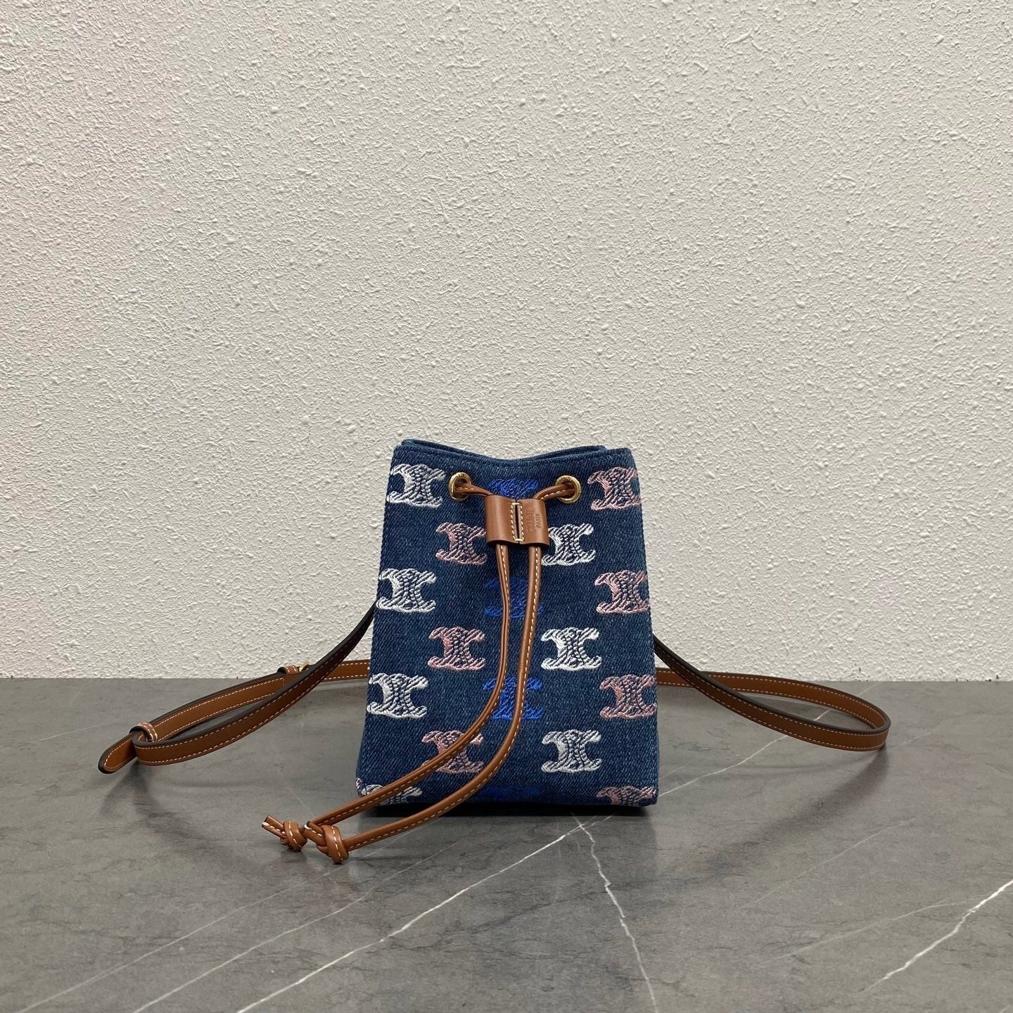 Triomphe Mini Bucket