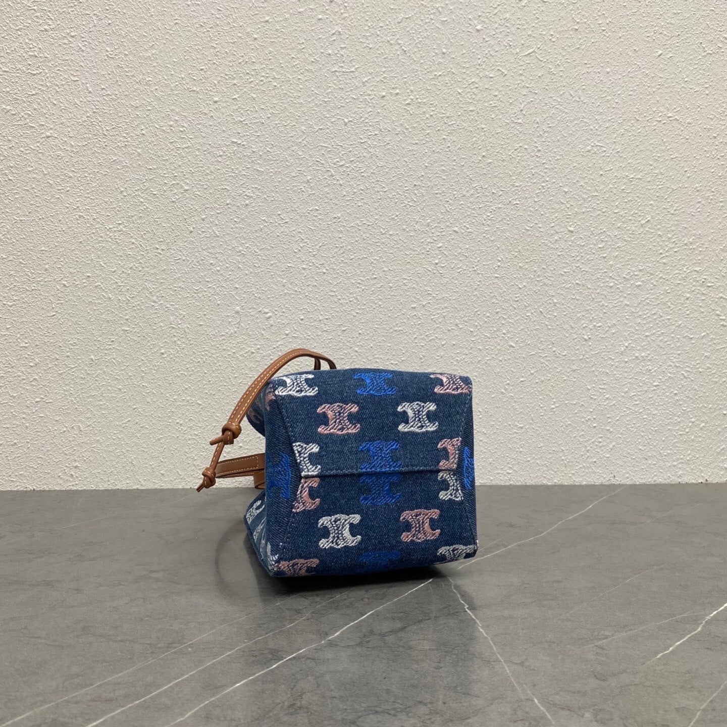 Triomphe Mini Bucket