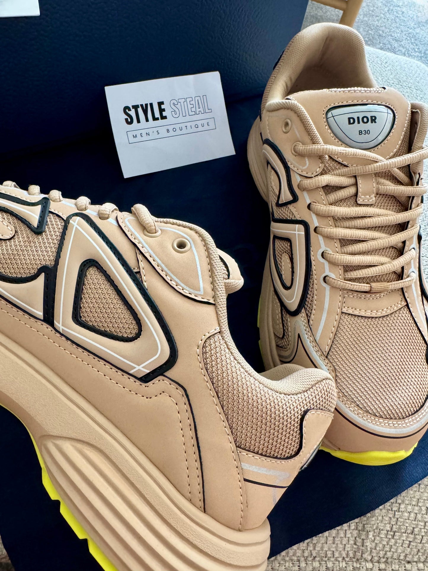 B30 Sneaker