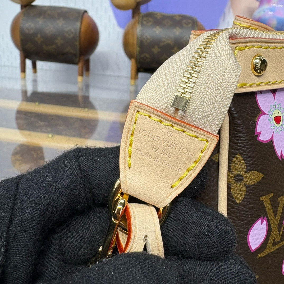 Pochette Accessories