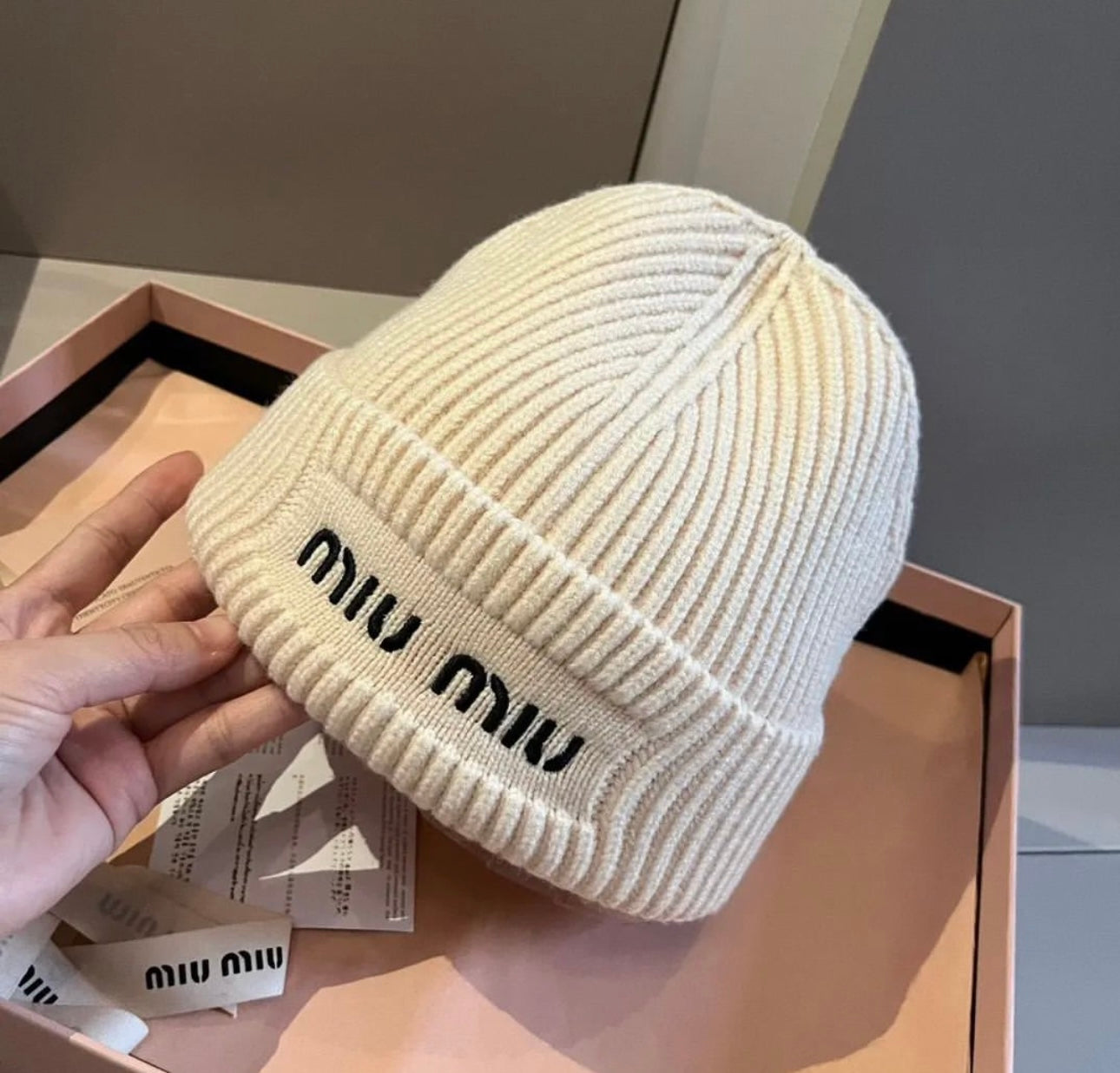 Logo Beanie