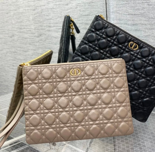 Montaigne Clutch