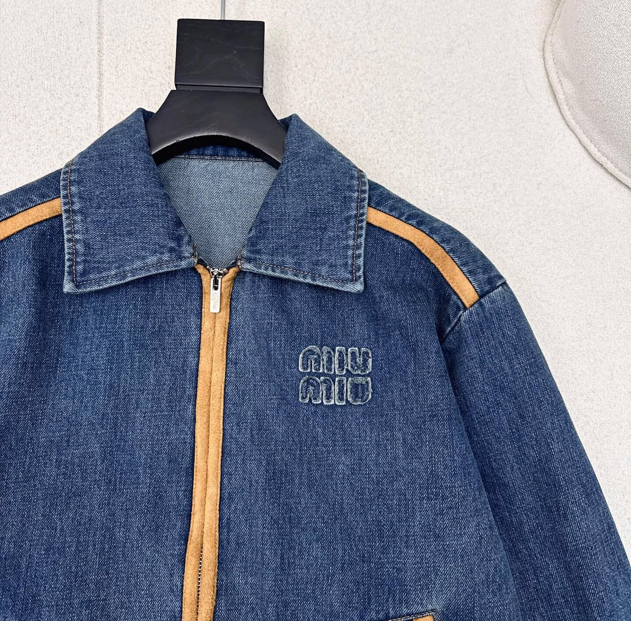Logo Jacket