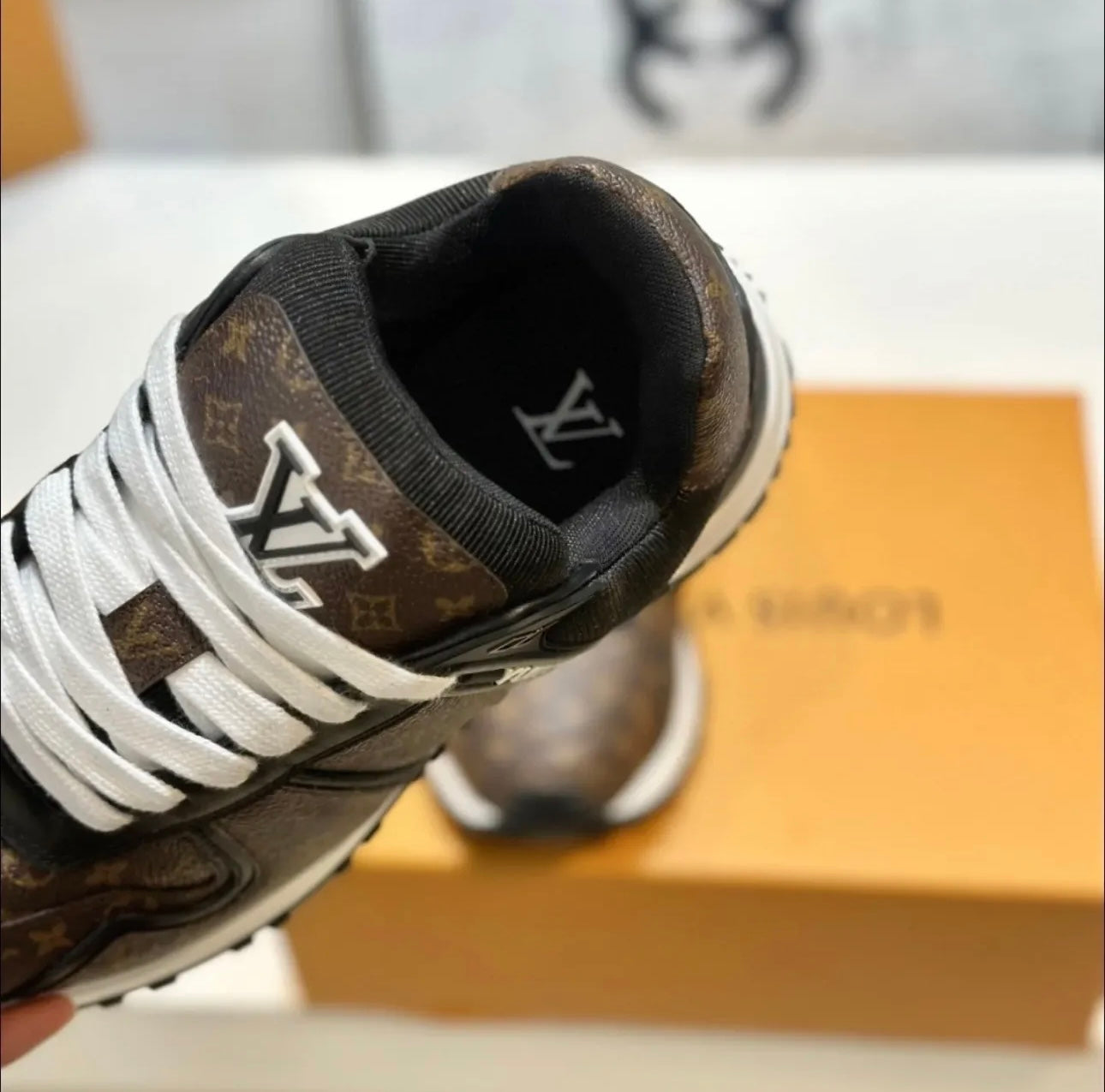 Logo Trainers