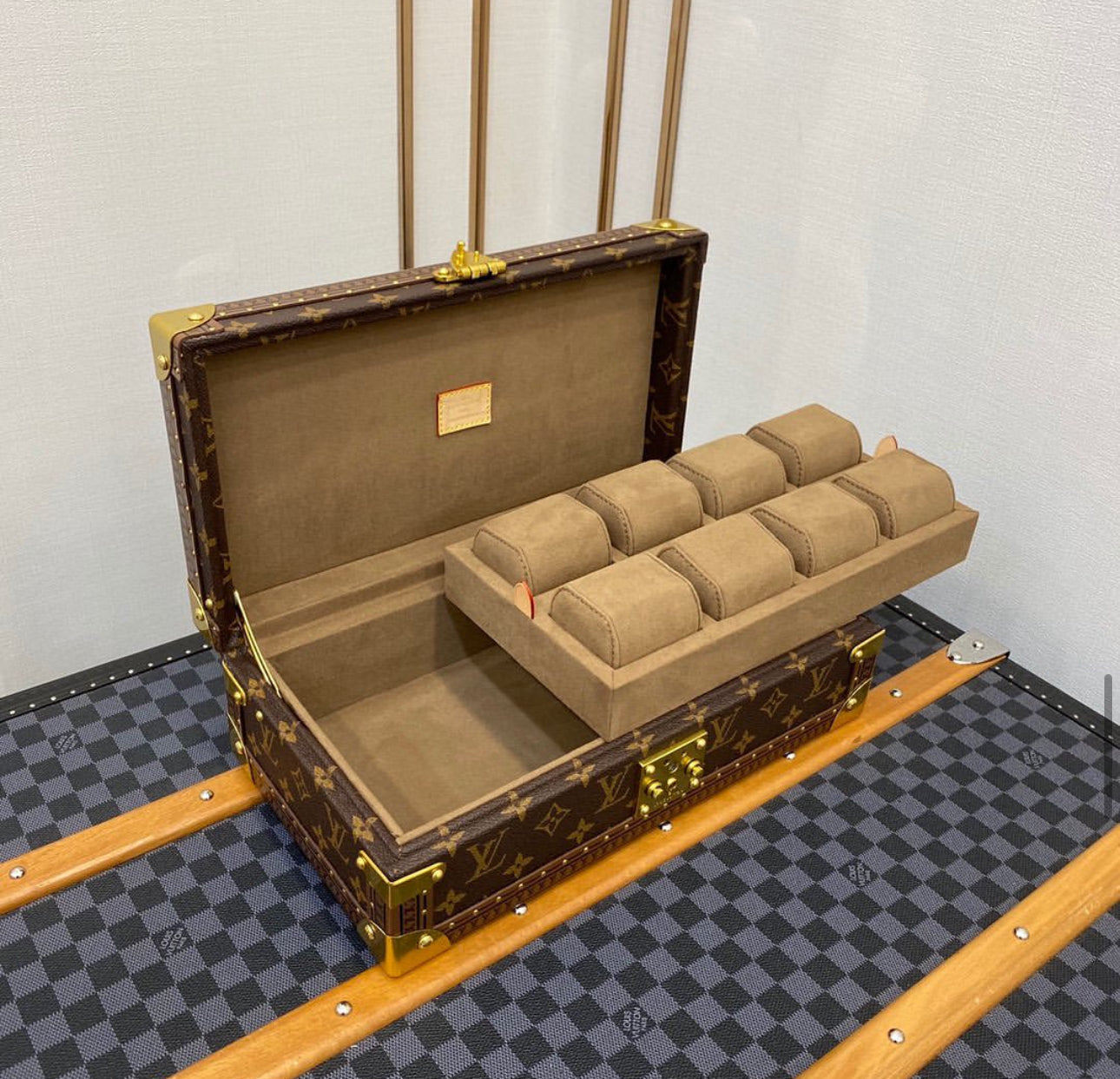 8 Watch Case