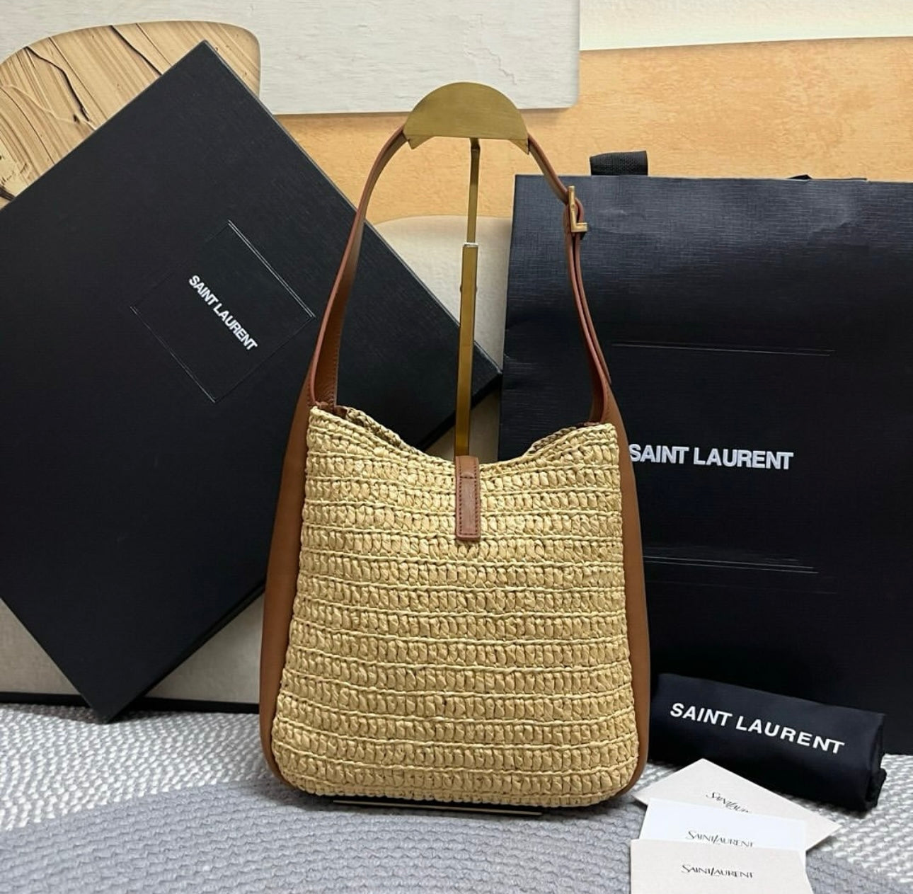 Le 5 Raffia