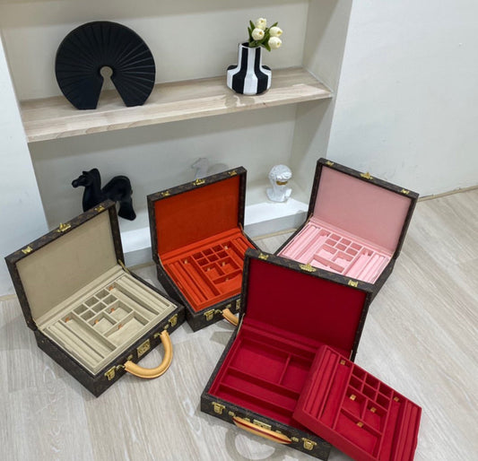 Boite Jewellery Case