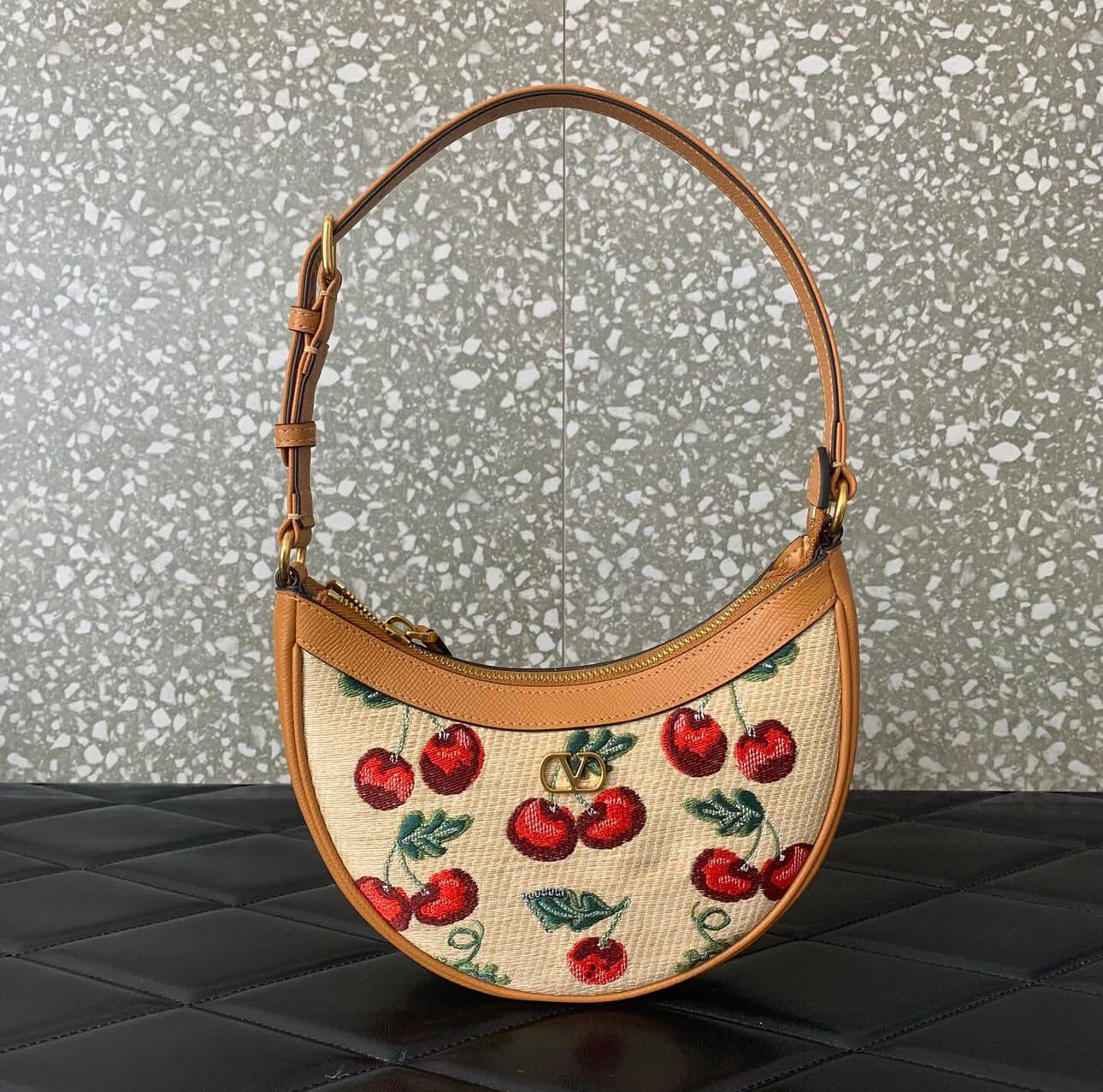 V Logo Sling