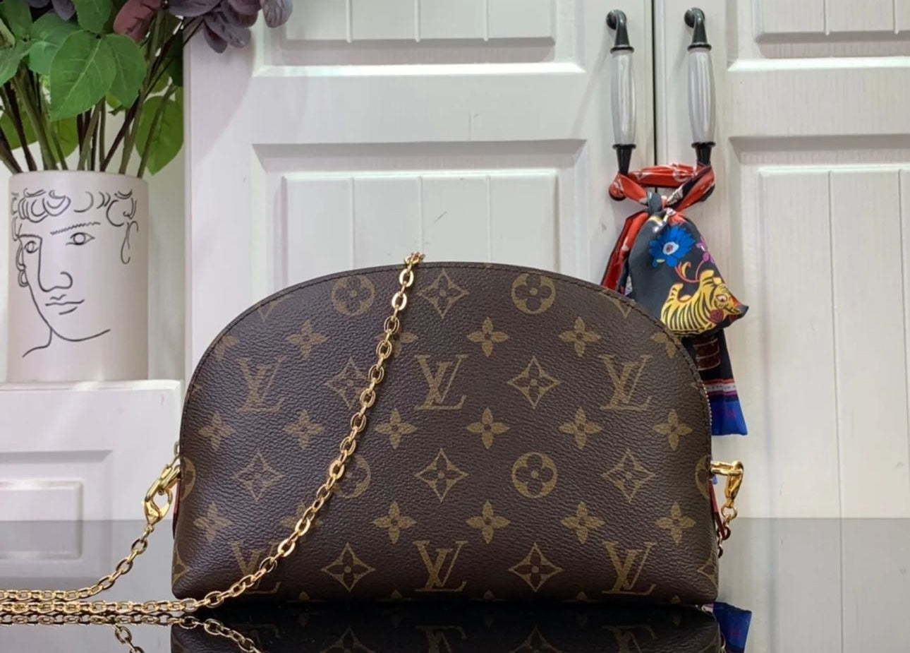 Chain Pouch