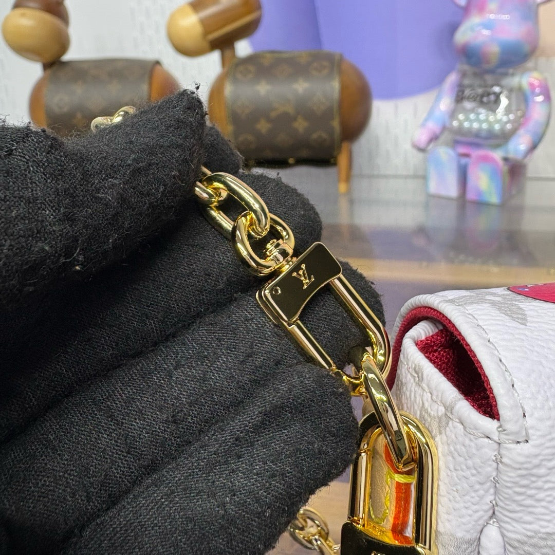 Ivy Chain Bag