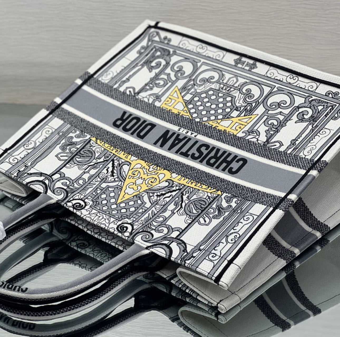 Medium Book Tote