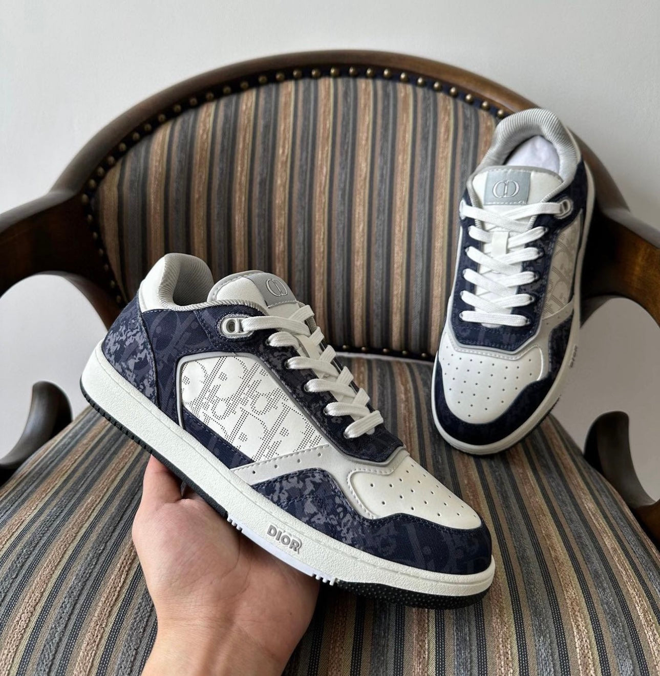 B27 Sneaker