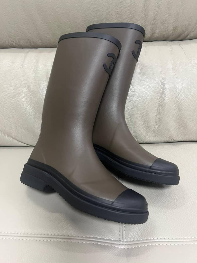 C Wellingtons