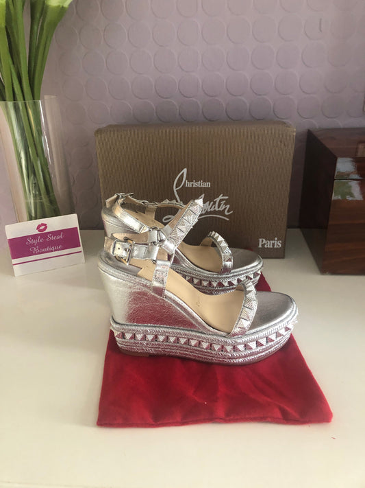 Stud Wedges