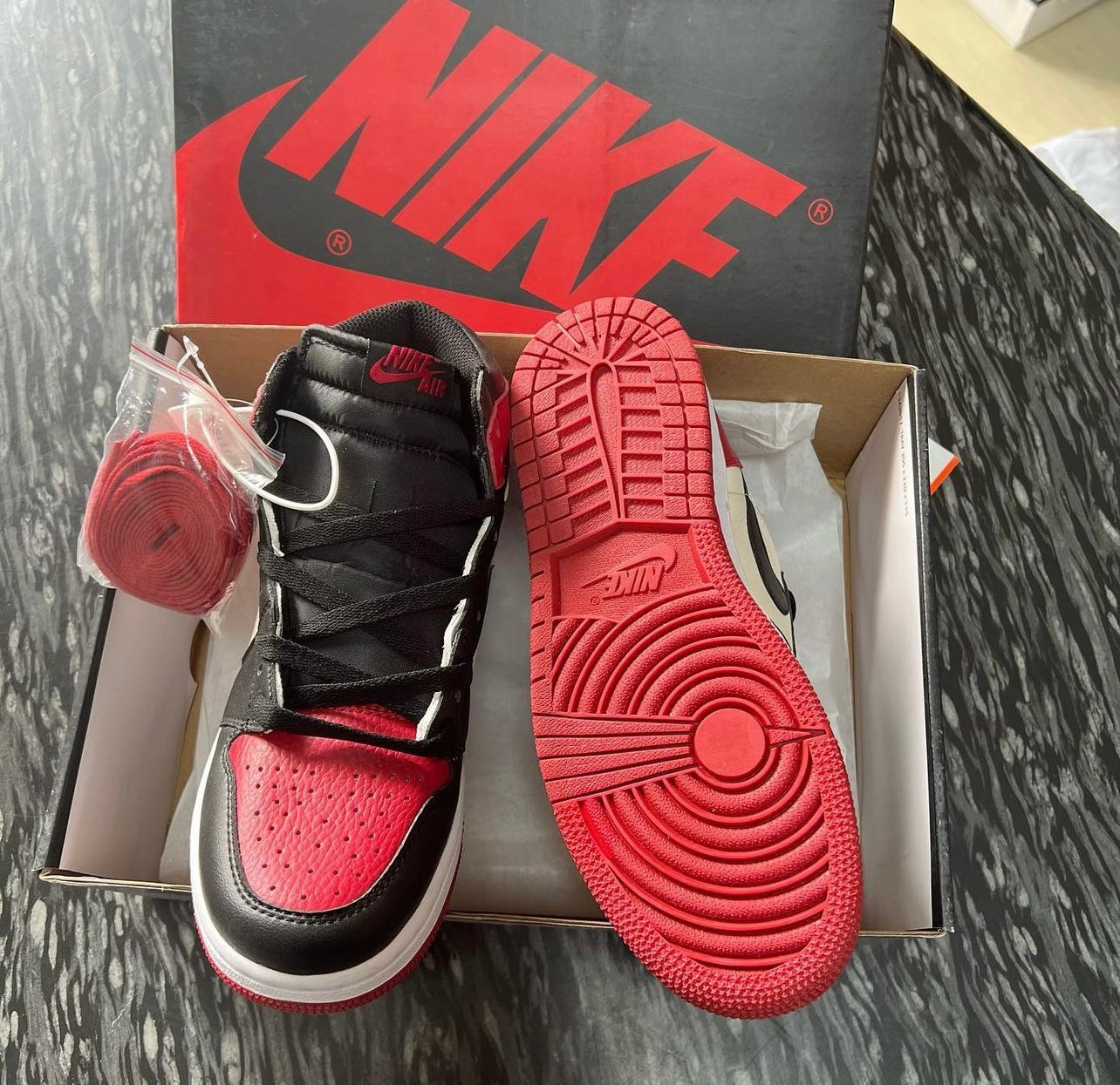 AJ 1