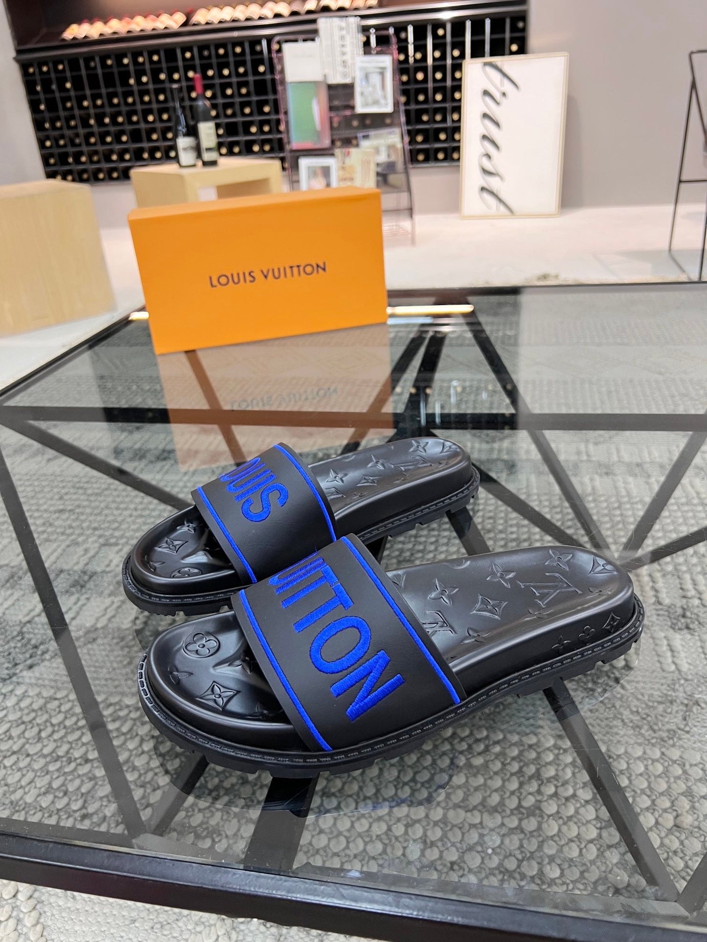 Logo Slides