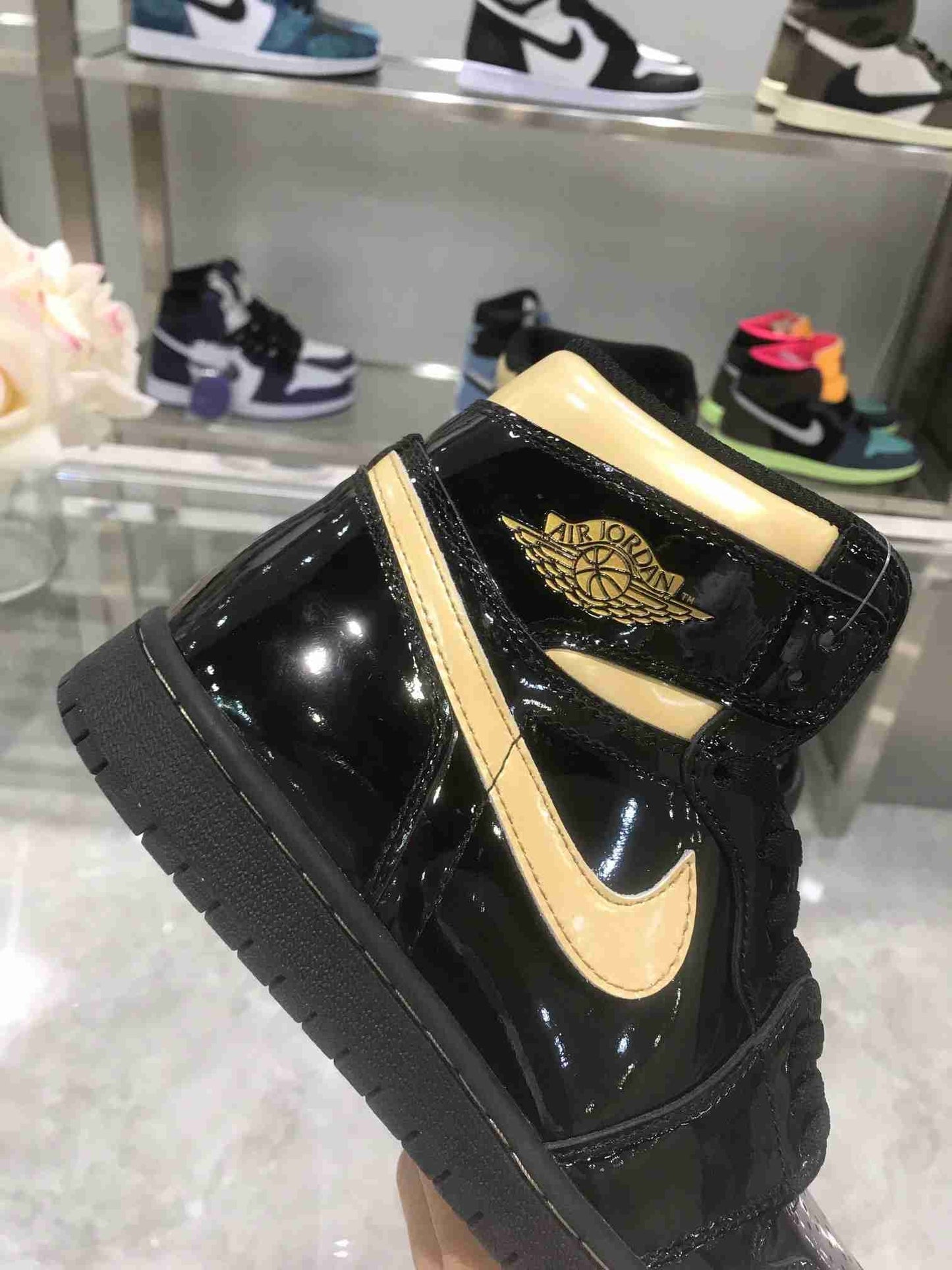 AJ 1