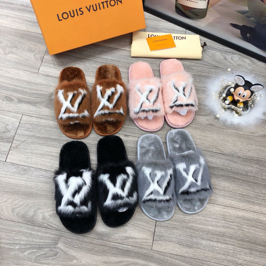Homey Slippers