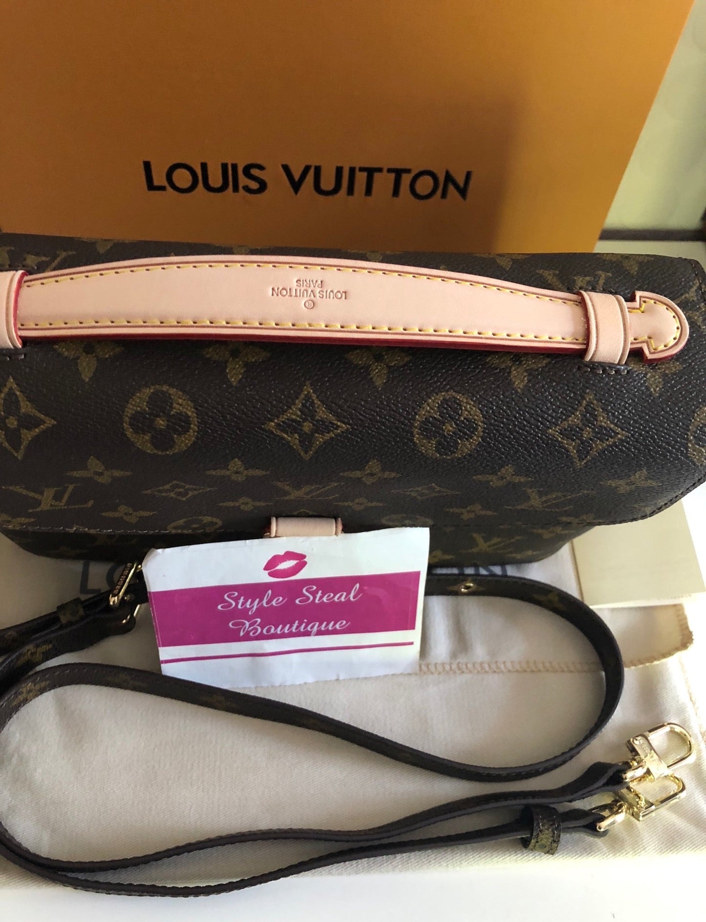Pochette Metis