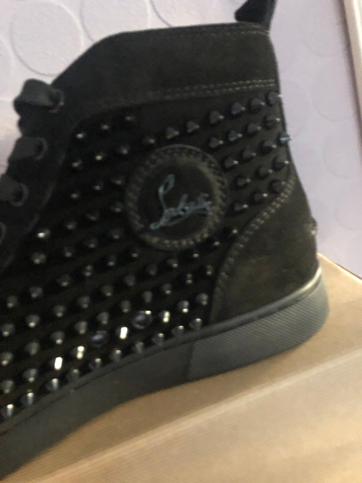 Louis Spikes Womens