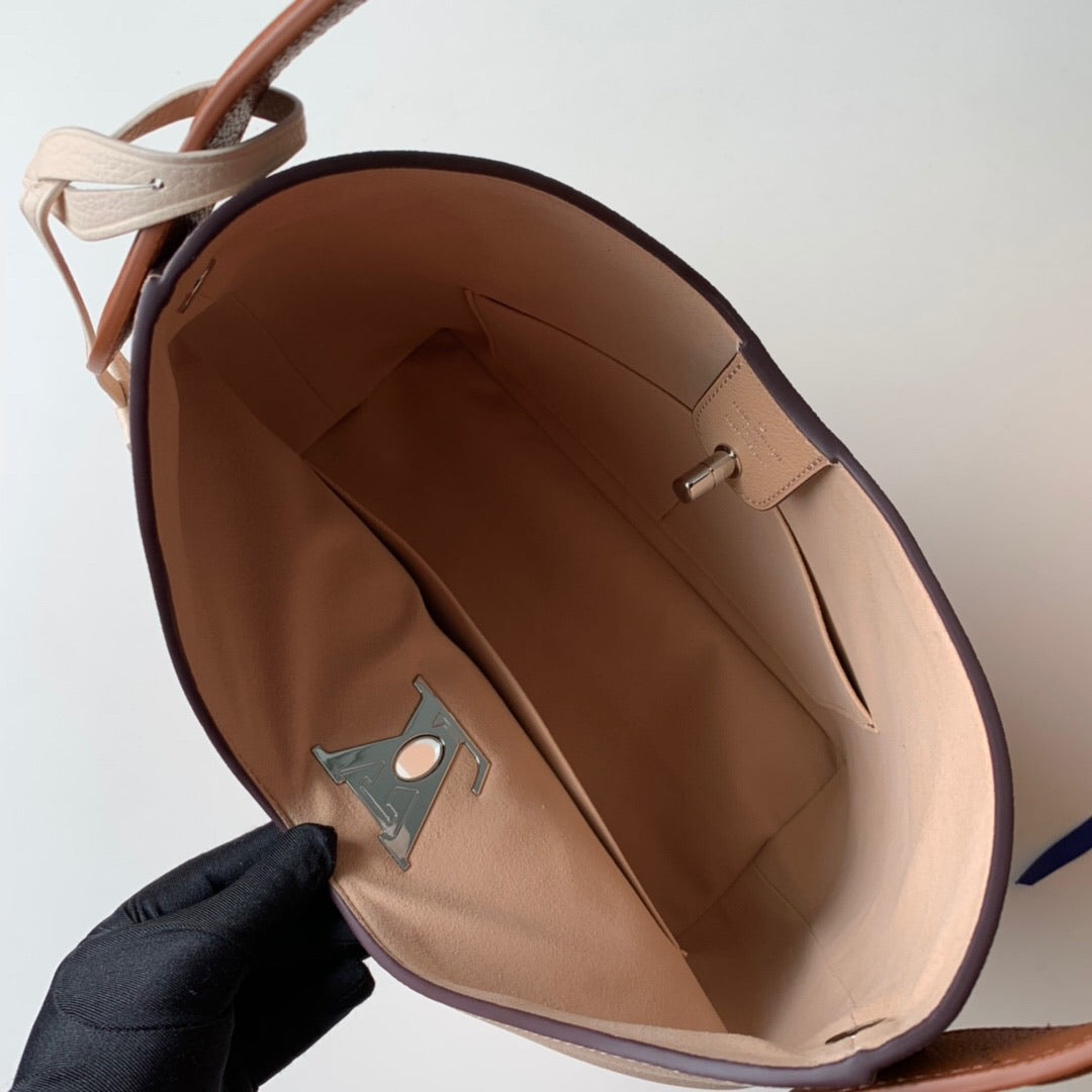 Lockme Hobo