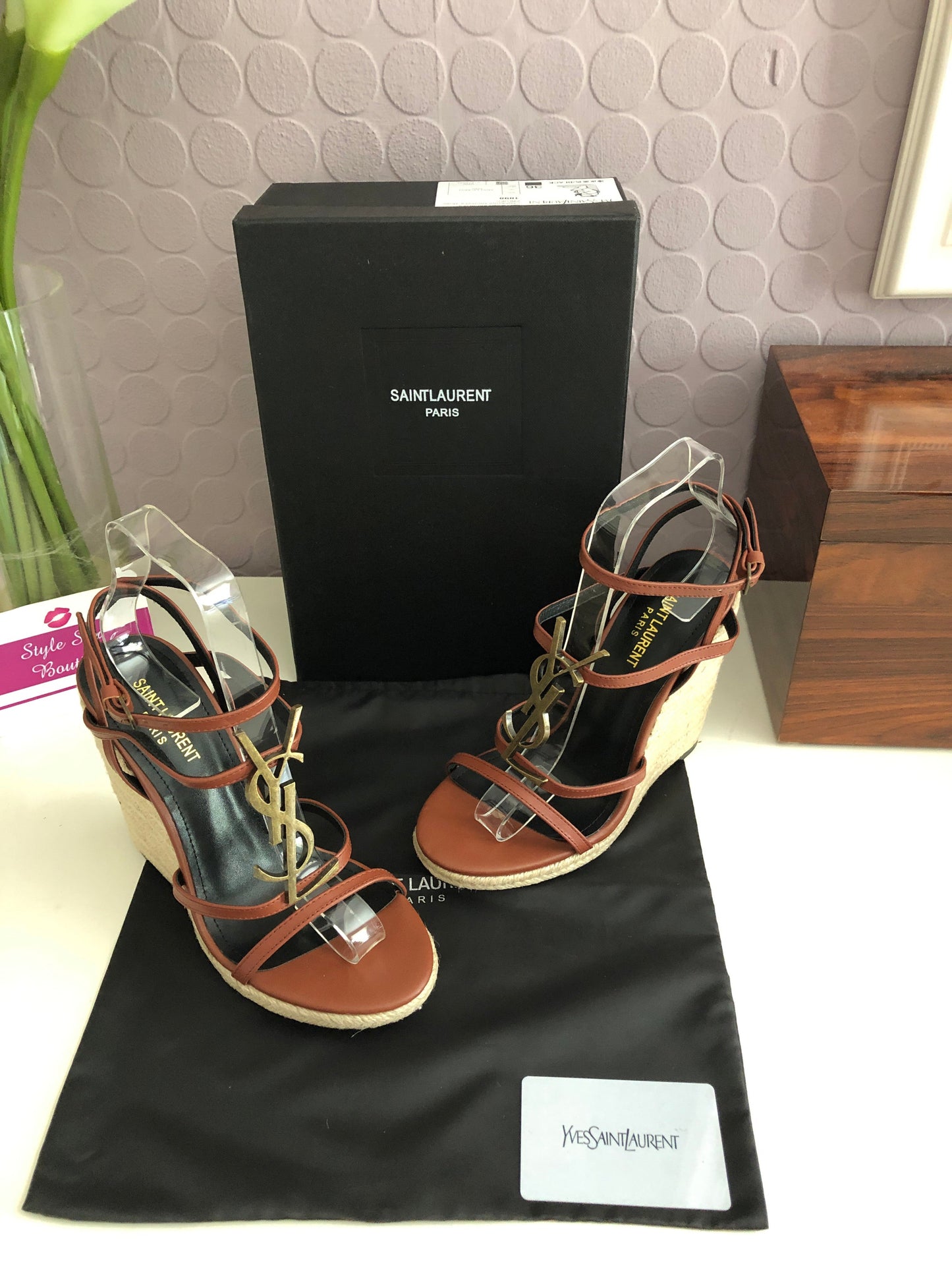 Cassandra Wedges