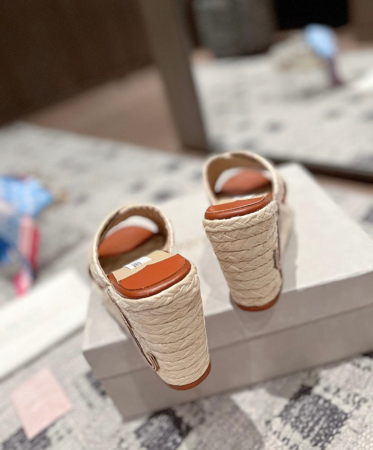 Dovina Wedges
