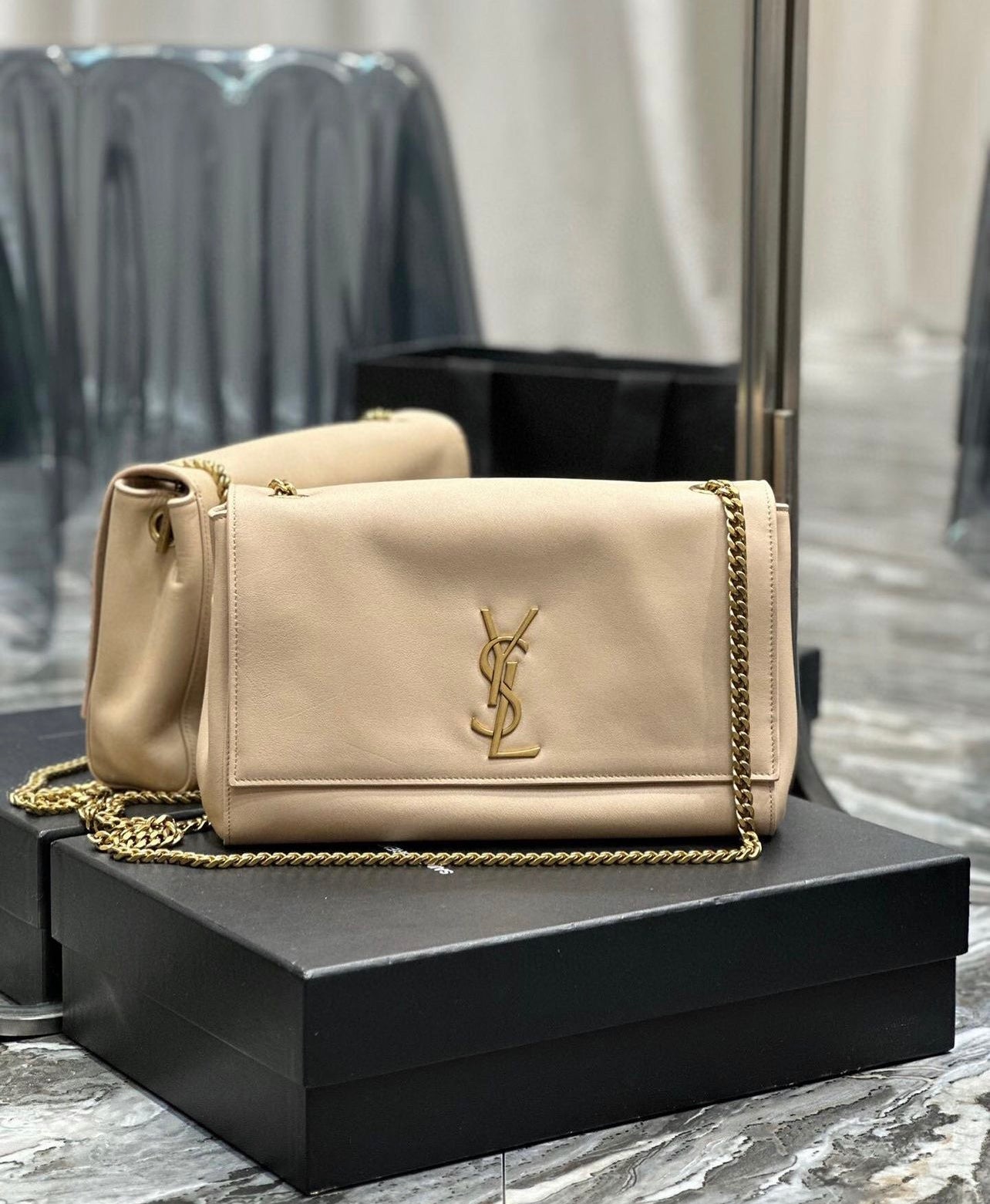 Kate Reversible Chain Bag