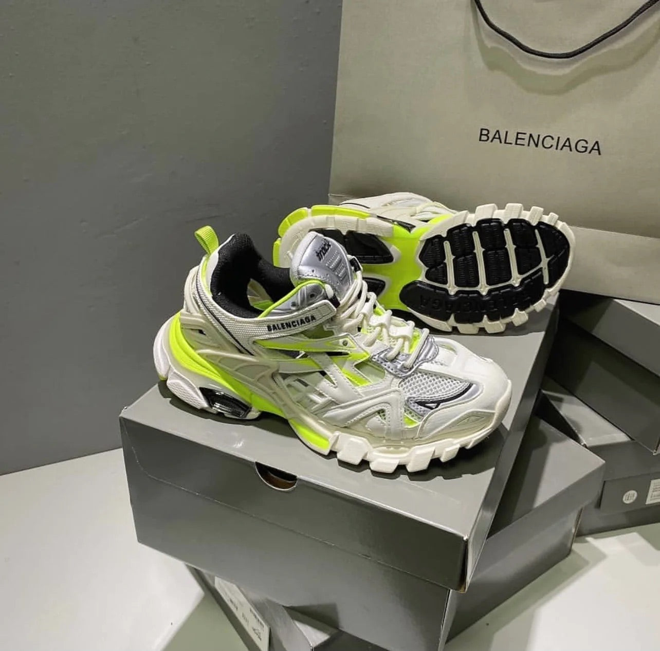 Track 2.0 Trainers