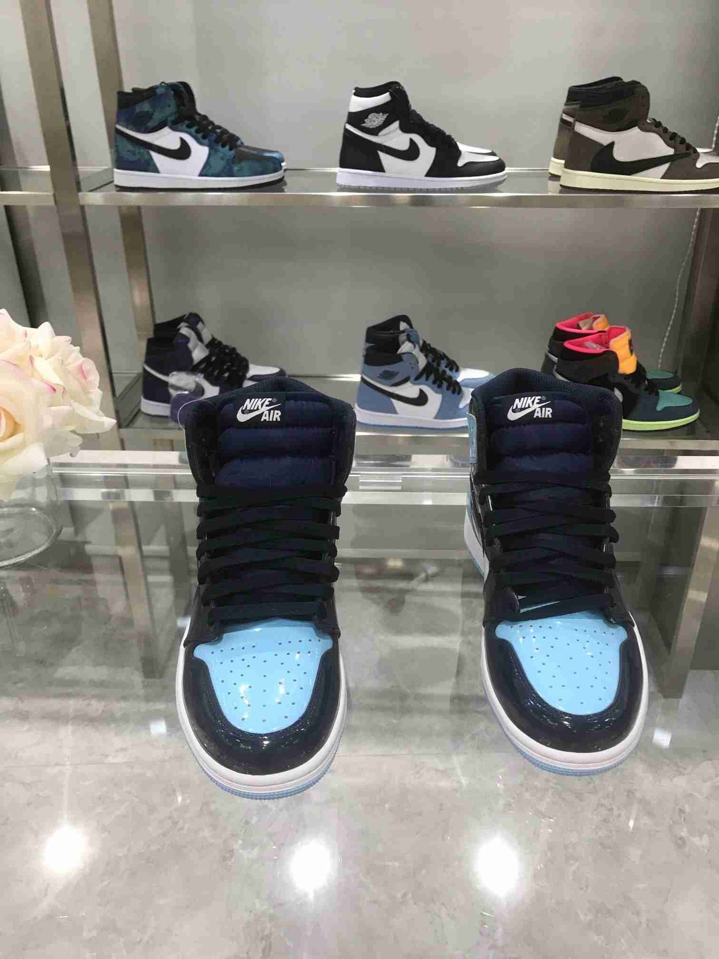 AJ 1