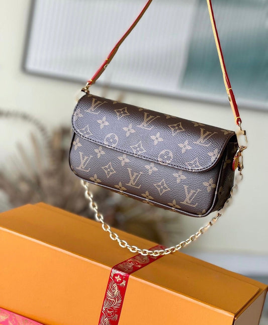Ivy Chain Bag