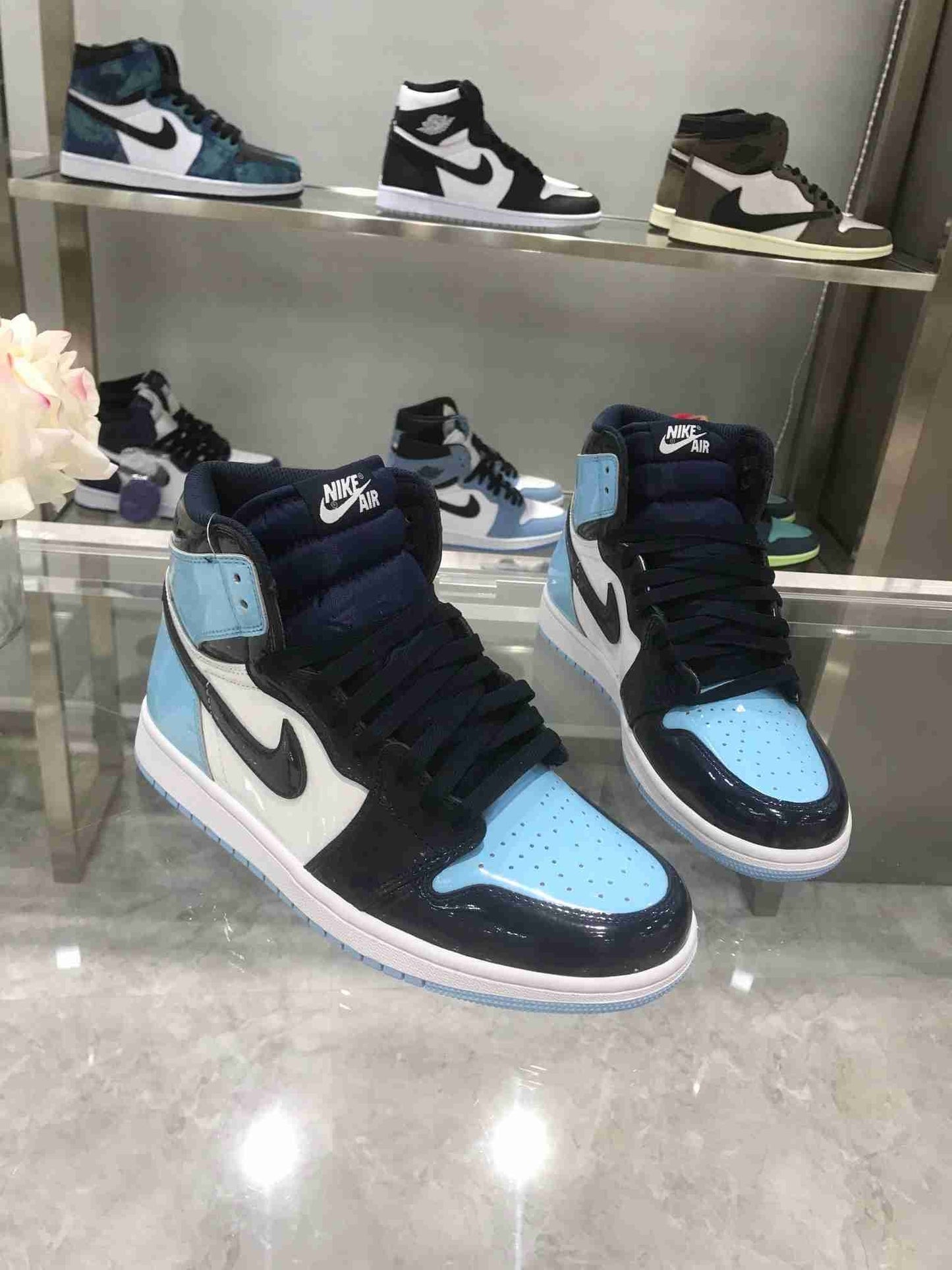 AJ 1