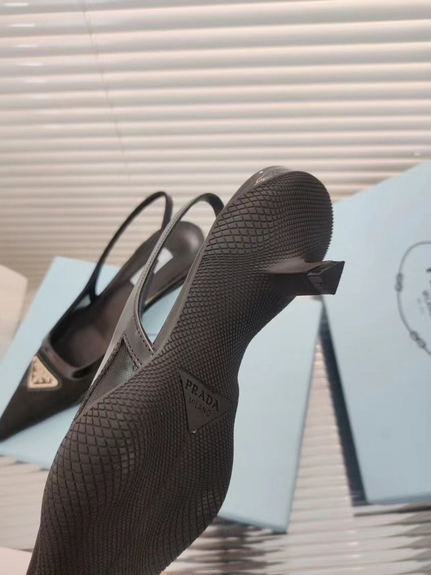 Logo Mesh Pumps