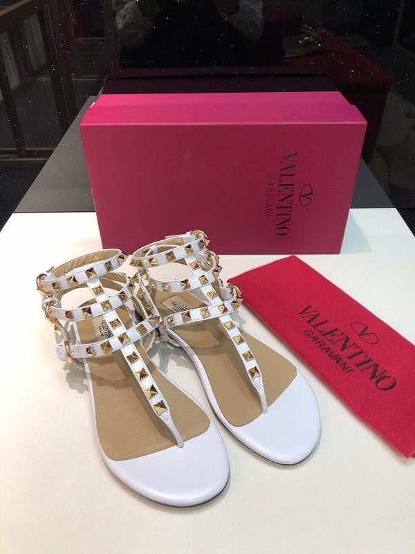 Rockstud Thong Sandals