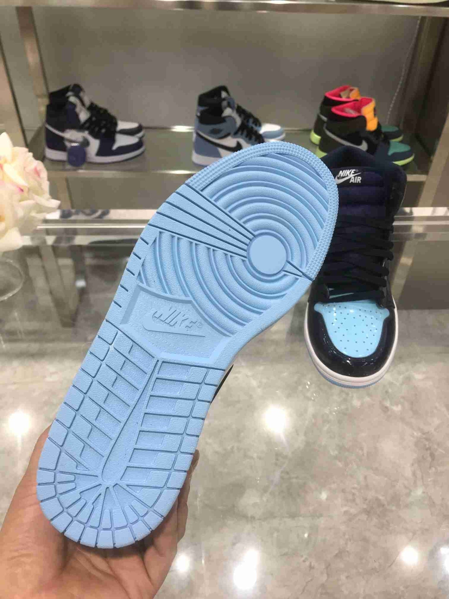AJ 1