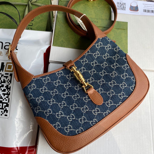 Jackie Small Shoulder Bag