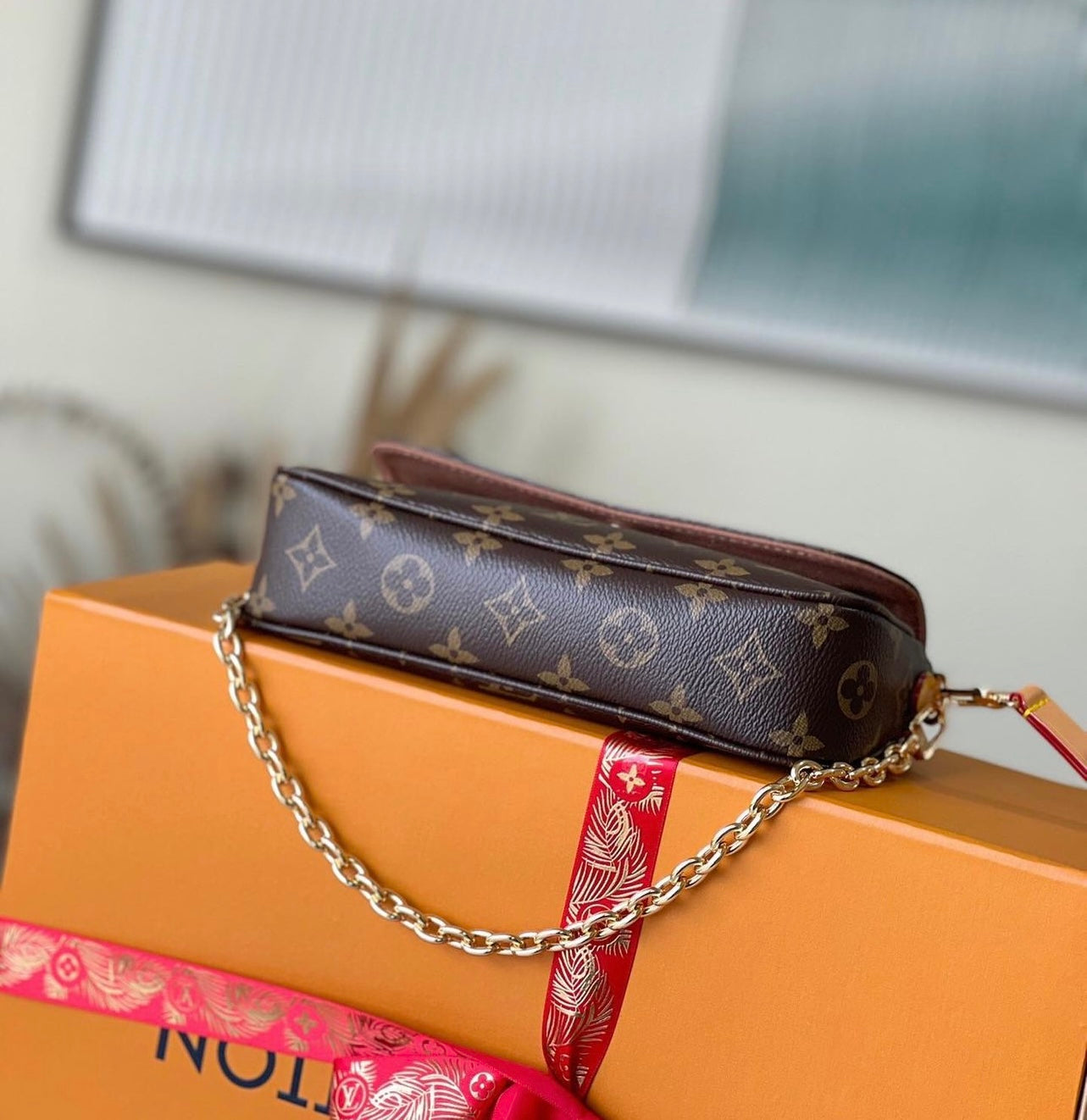 Ivy Chain Bag